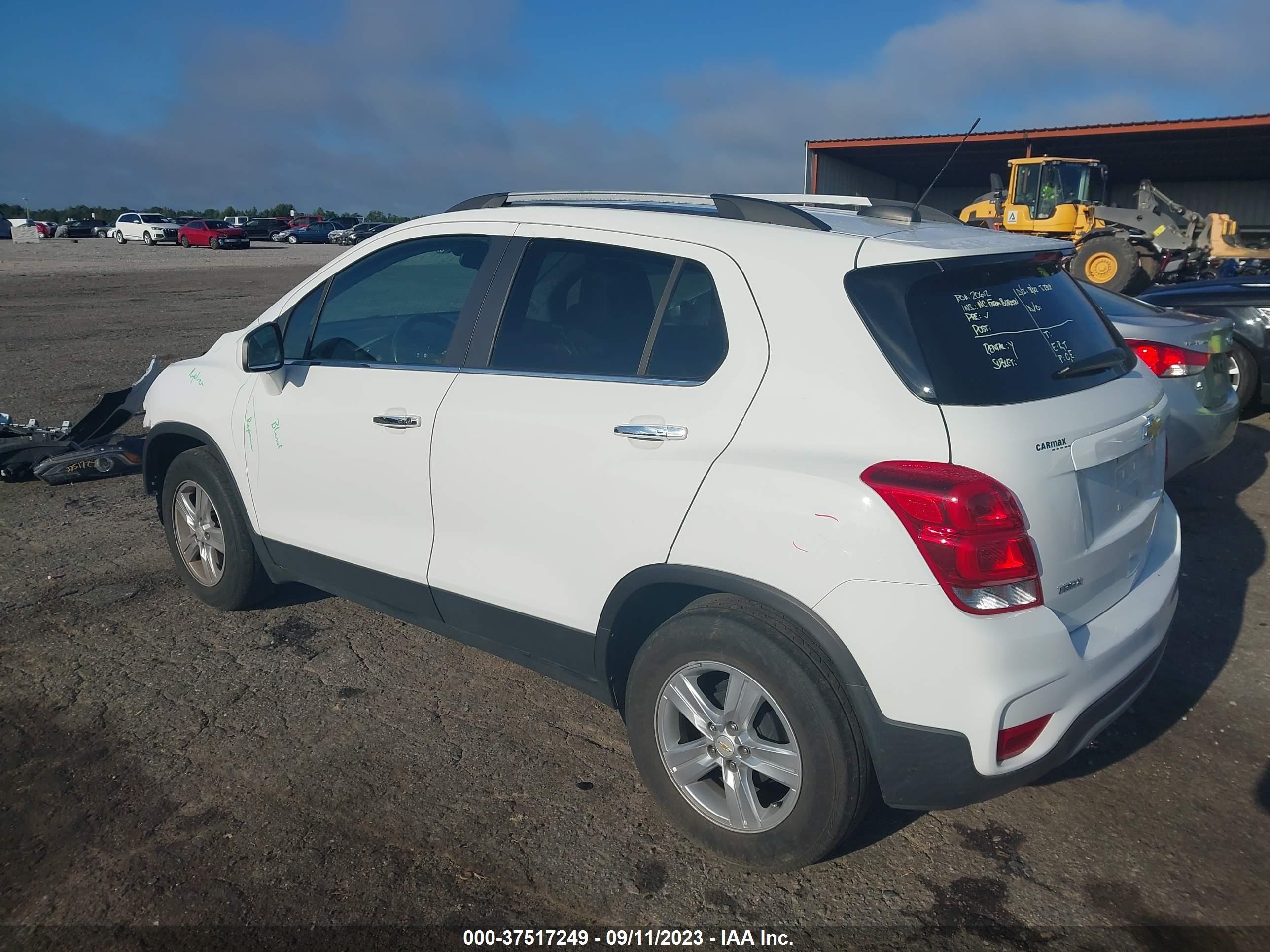 Photo 2 VIN: KL7CJLSB7JB725995 - CHEVROLET TRAX 