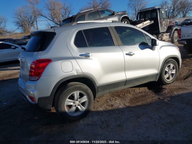 Photo 3 VIN: KL7CJLSB8JB718215 - CHEVROLET TRAX 