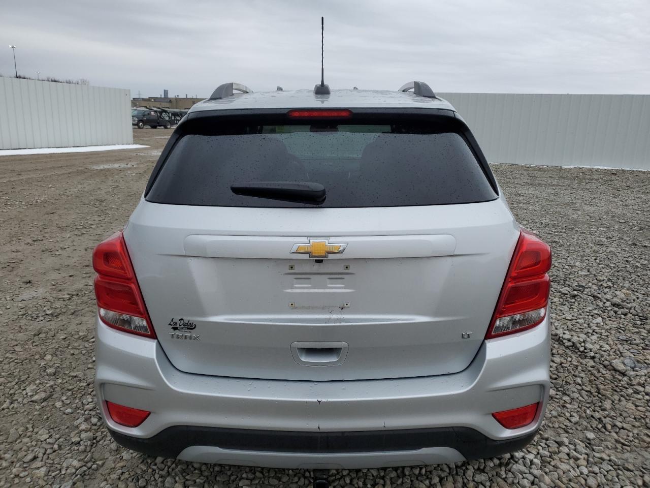 Photo 5 VIN: KL7CJLSB8JB734818 - CHEVROLET TRAX 