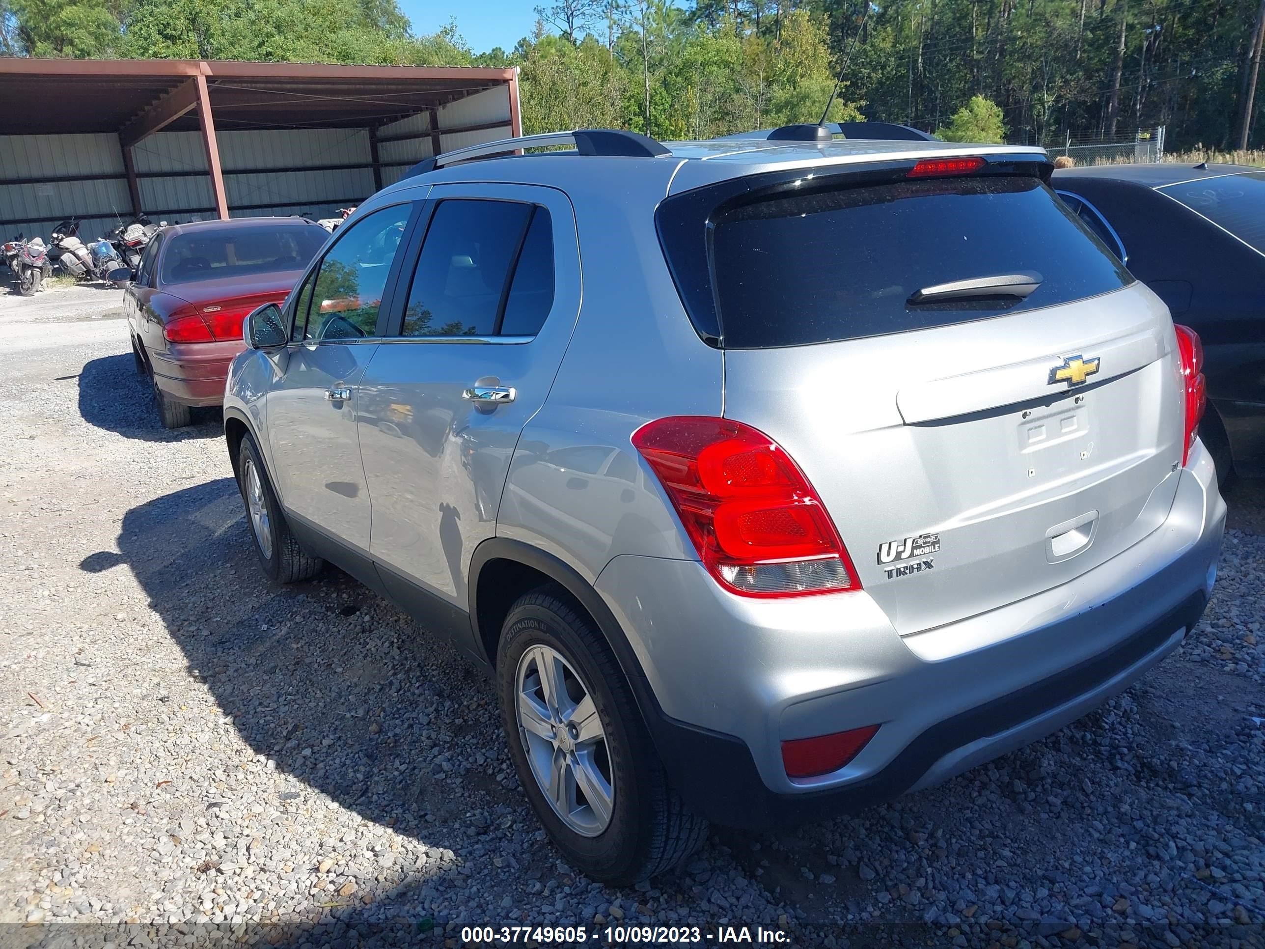 Photo 2 VIN: KL7CJLSBXHB152360 - CHEVROLET TRAX 