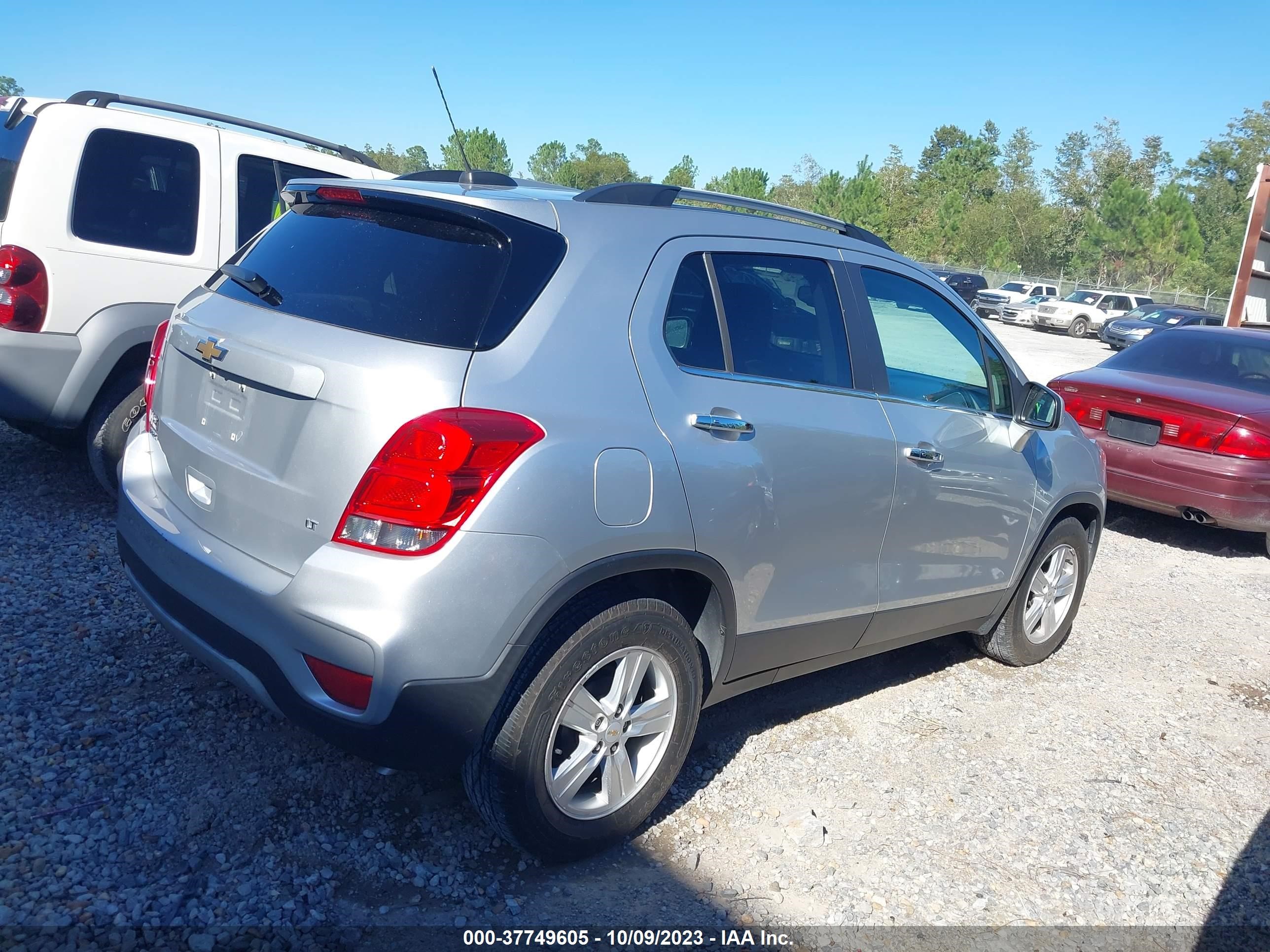 Photo 3 VIN: KL7CJLSBXHB152360 - CHEVROLET TRAX 