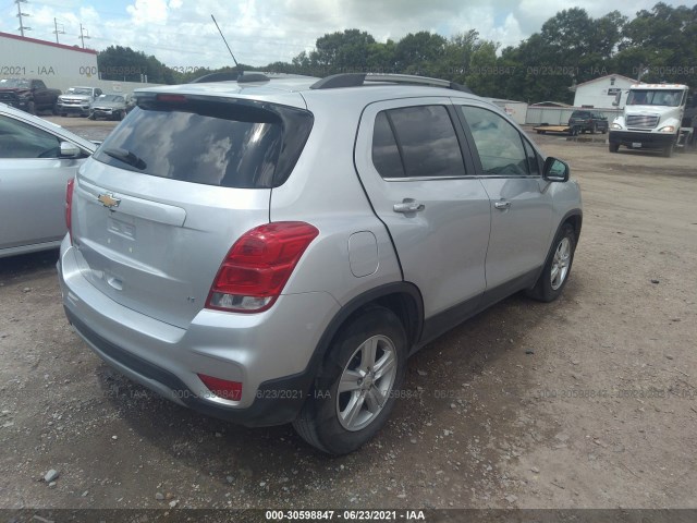 Photo 3 VIN: KL7CJLSBXJB689431 - CHEVROLET TRAX 