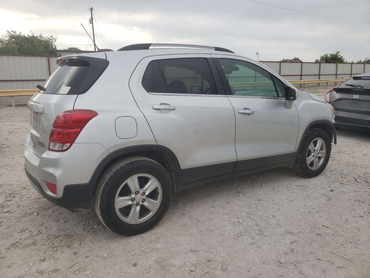 Photo 2 VIN: KL7CJLSBXKB744641 - CHEVROLET TRAX 