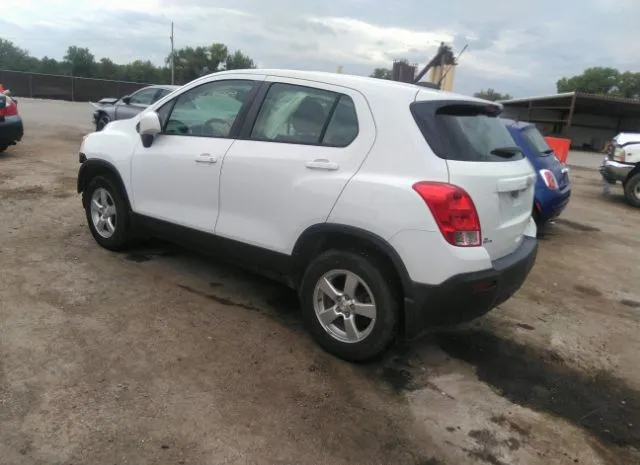 Photo 2 VIN: KL7CJNSB3GB677903 - CHEVROLET TRAX 