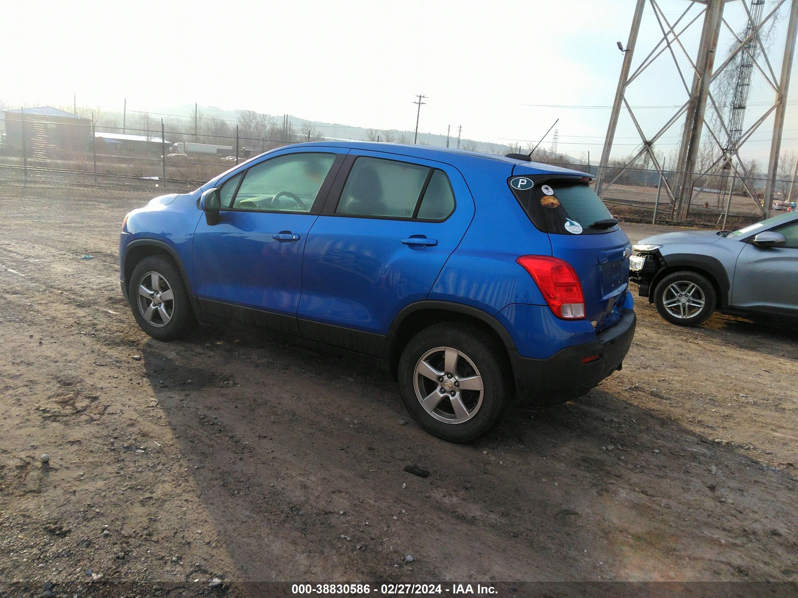 Photo 2 VIN: KL7CJNSB7GB678360 - CHEVROLET TRAX 