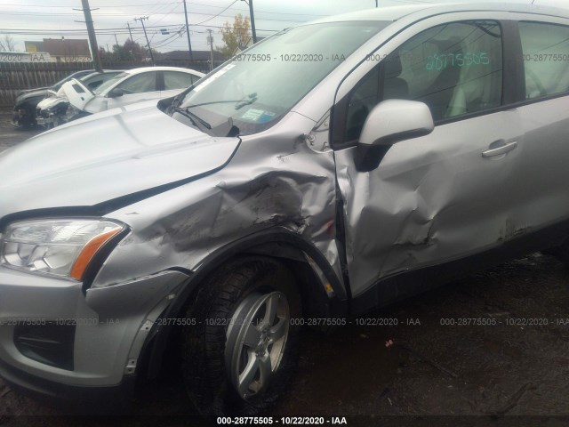 Photo 5 VIN: KL7CJNSB8GB599375 - CHEVROLET TRAX 