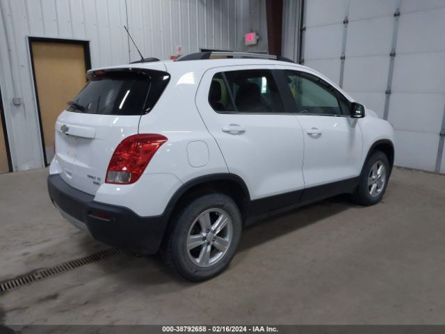 Photo 3 VIN: KL7CJPSB0GB645812 - CHEVROLET TRAX 