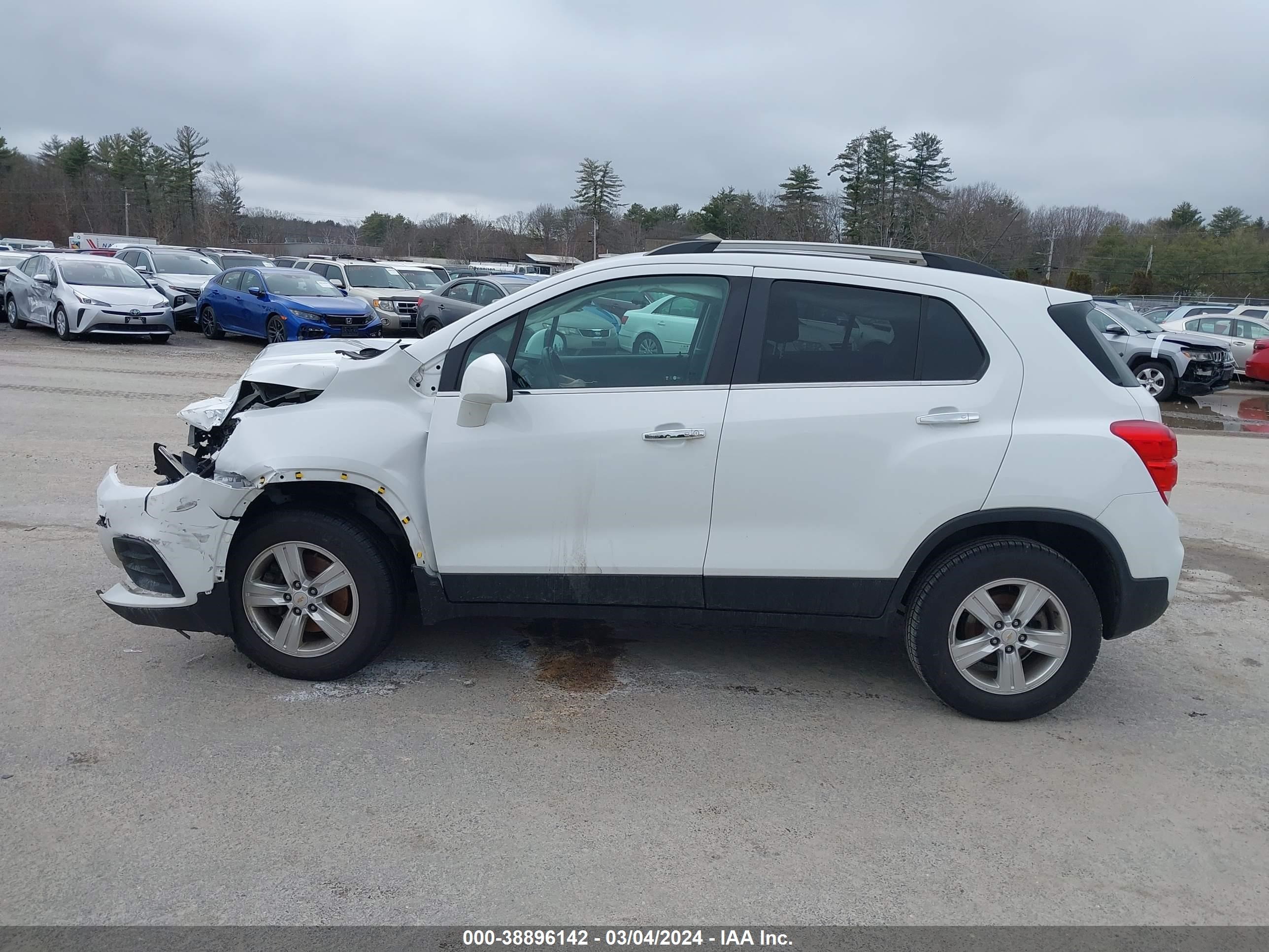 Photo 13 VIN: KL7CJPSB1JB650699 - CHEVROLET TRAX 