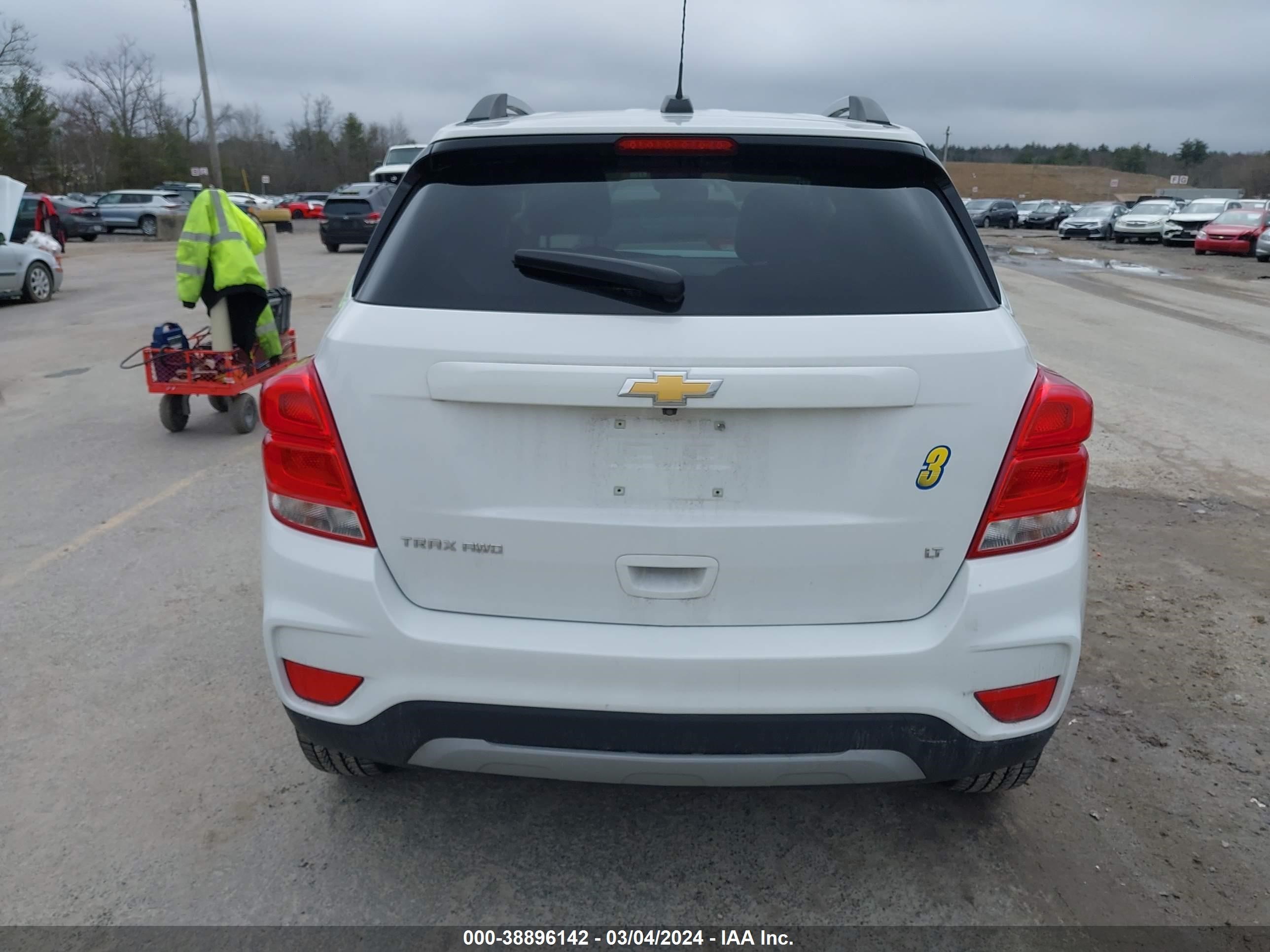 Photo 15 VIN: KL7CJPSB1JB650699 - CHEVROLET TRAX 