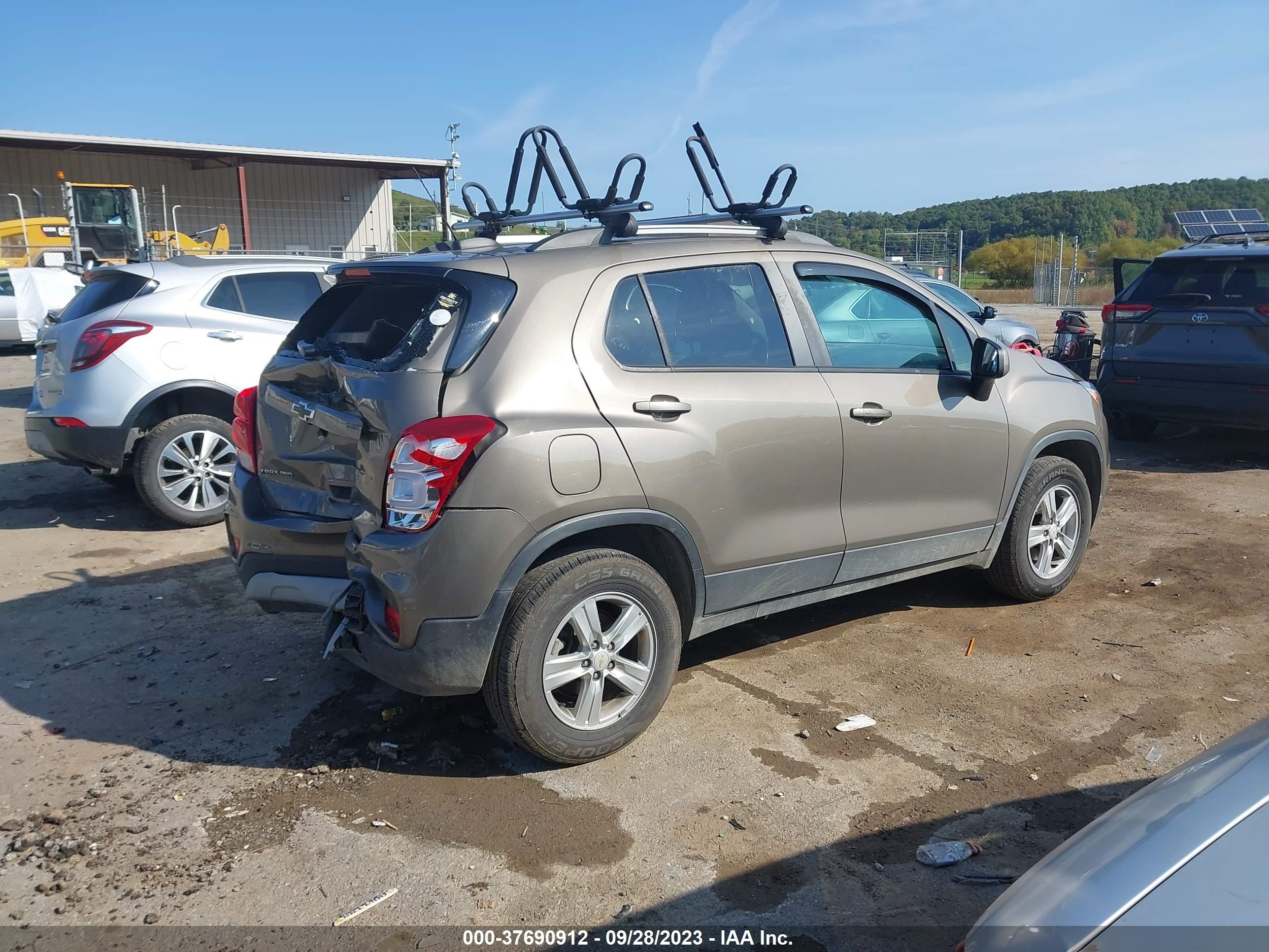 Photo 3 VIN: KL7CJPSB1MB308464 - CHEVROLET TRAX 