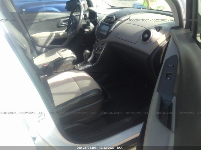 Photo 4 VIN: KL7CJPSB2GB559319 - CHEVROLET TRAX 