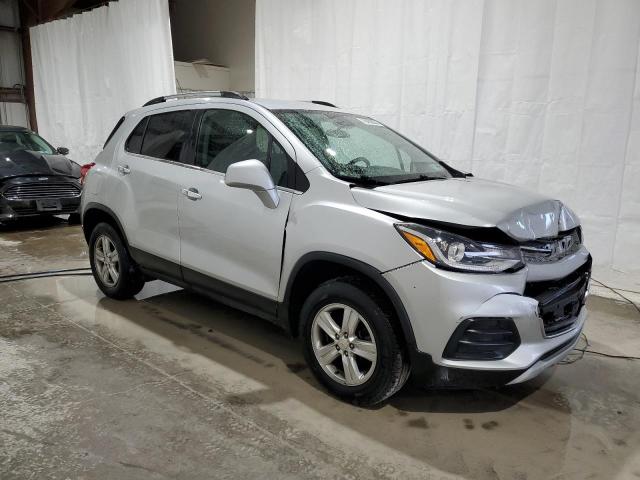 Photo 3 VIN: KL7CJPSB3JB607286 - CHEVROLET TRAX 1LT 