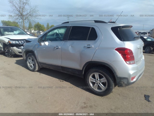 Photo 2 VIN: KL7CJPSB3JB702317 - CHEVROLET TRAX 