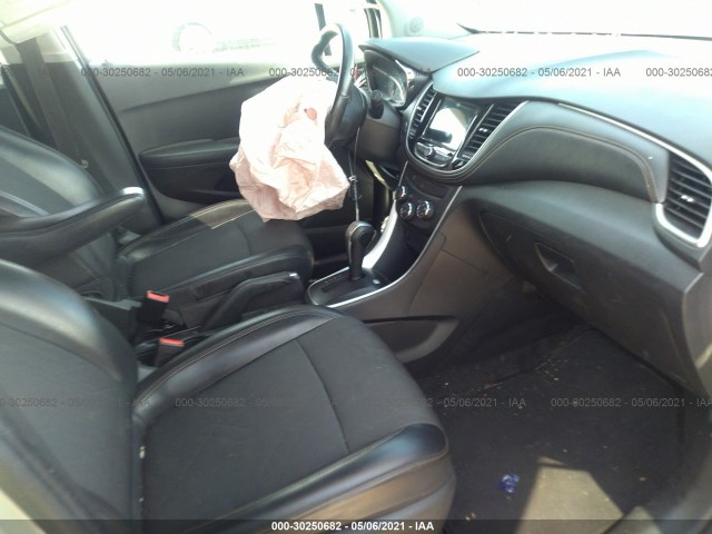 Photo 4 VIN: KL7CJPSB3JB702317 - CHEVROLET TRAX 