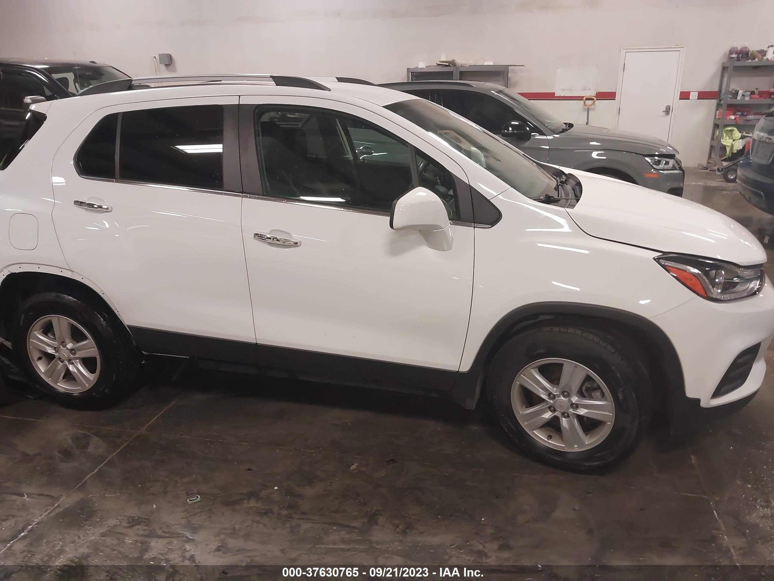 Photo 13 VIN: KL7CJPSB3LB010142 - CHEVROLET TRAX 