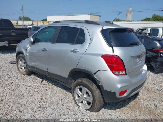 Photo 2 VIN: KL7CJPSB4JB586643 - CHEVROLET TRAX 