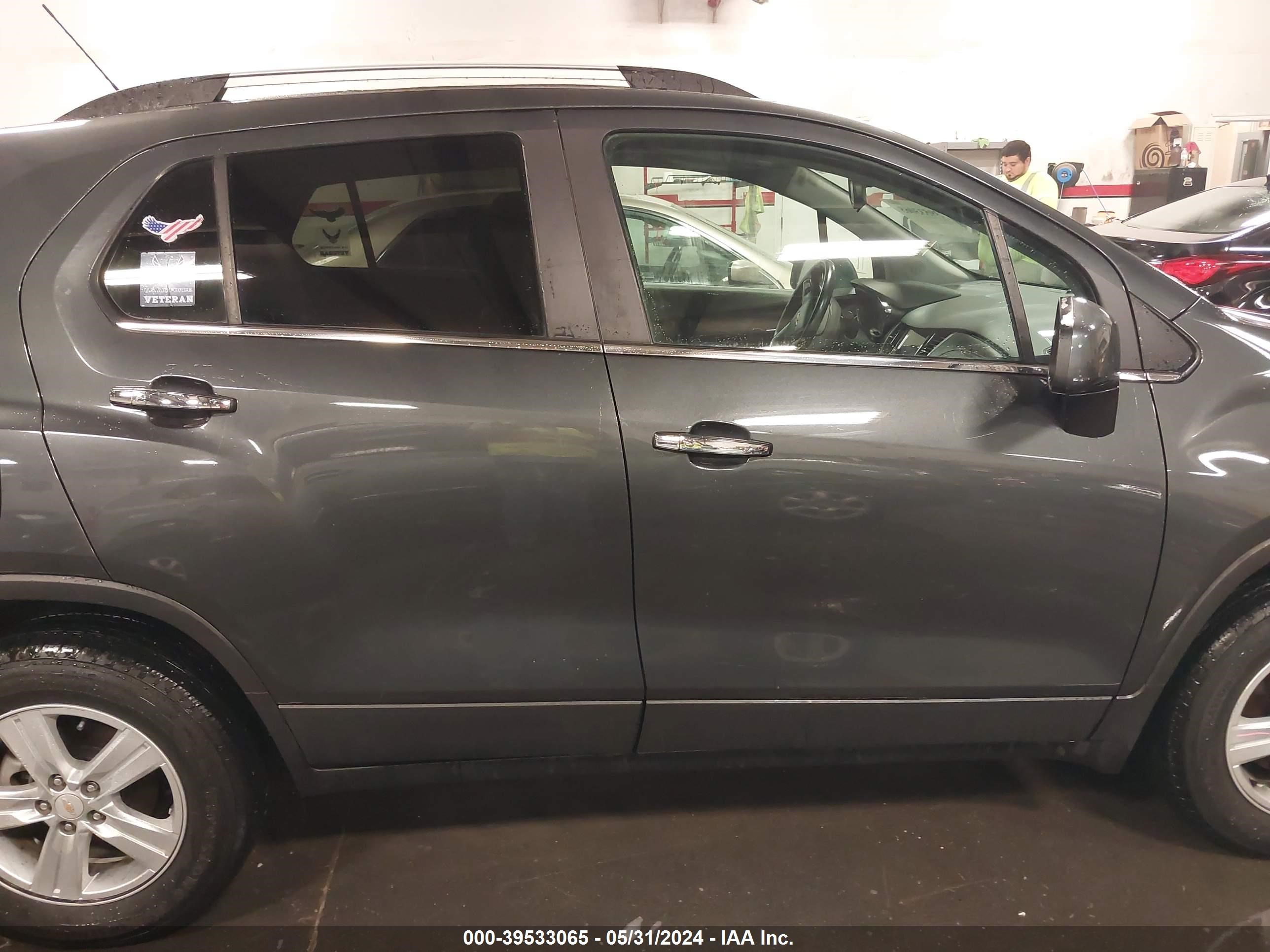 Photo 12 VIN: KL7CJPSB4JB601819 - CHEVROLET TRAX 