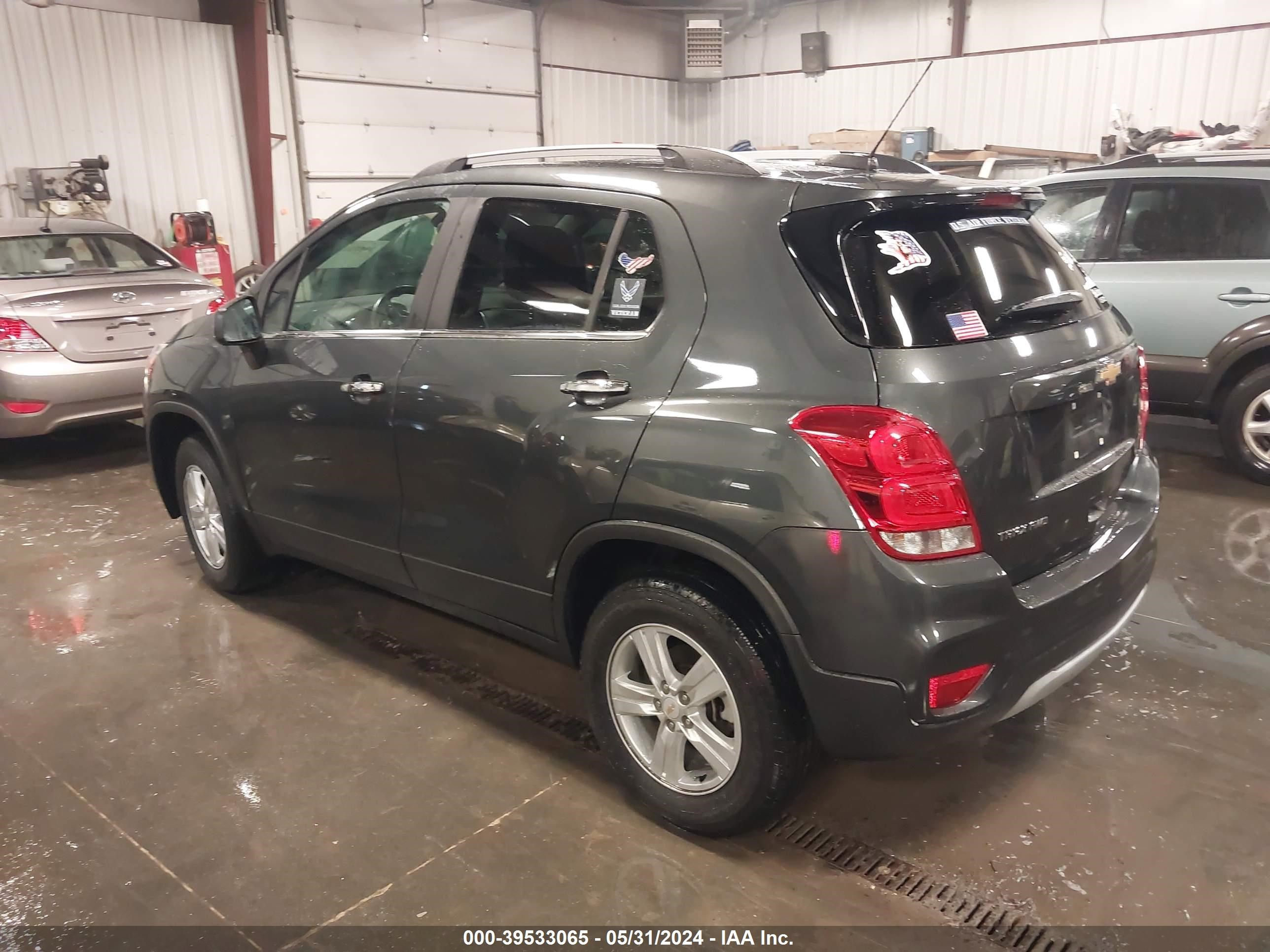 Photo 2 VIN: KL7CJPSB4JB601819 - CHEVROLET TRAX 