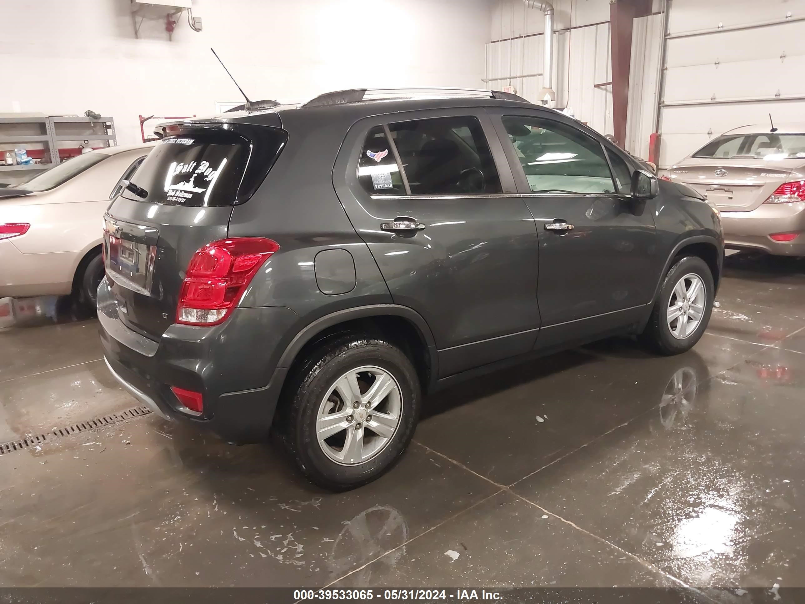 Photo 3 VIN: KL7CJPSB4JB601819 - CHEVROLET TRAX 