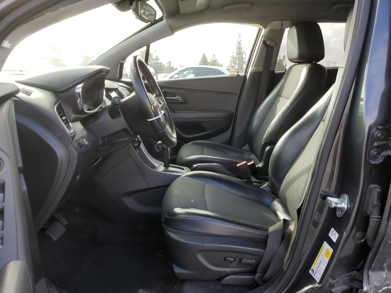 Photo 6 VIN: KL7CJPSB5HB109472 - CHEVROLET TRAX 