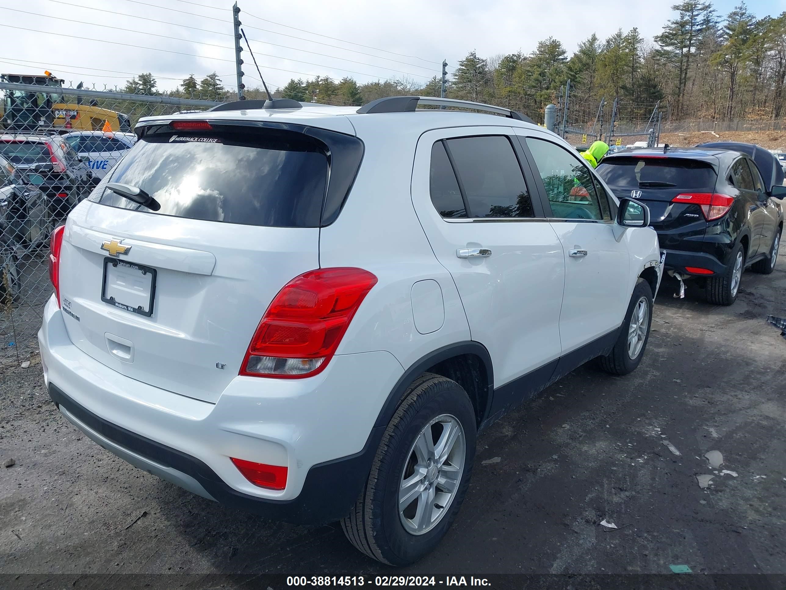 Photo 3 VIN: KL7CJPSB5LB022678 - CHEVROLET TRAX 