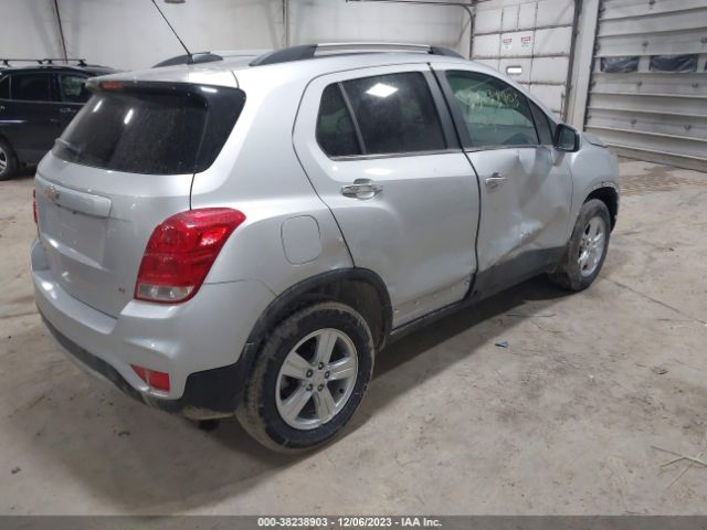 Photo 3 VIN: KL7CJPSB6JB705681 - CHEVROLET TRAX 