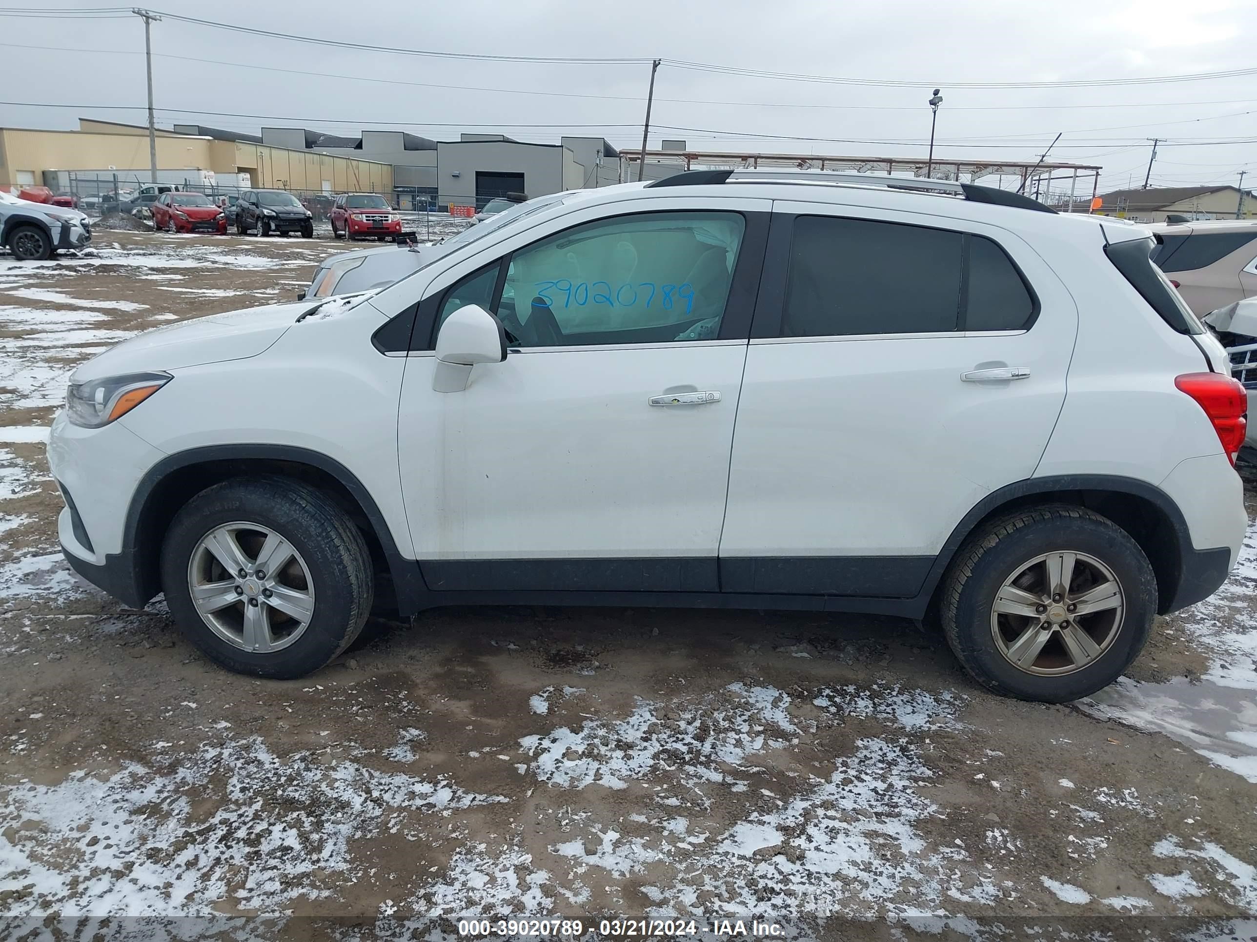 Photo 13 VIN: KL7CJPSB6JB711917 - CHEVROLET TRAX 