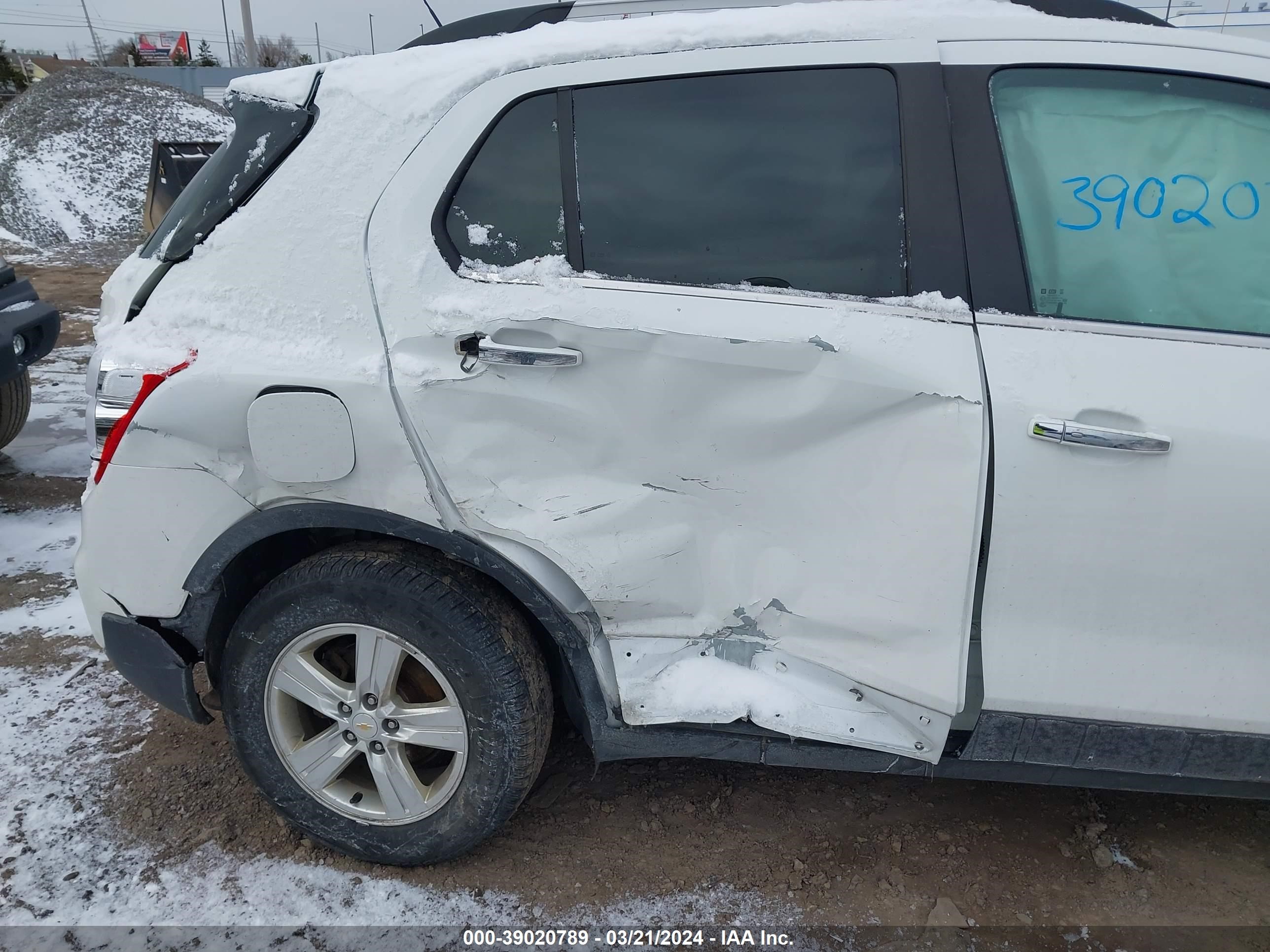 Photo 5 VIN: KL7CJPSB6JB711917 - CHEVROLET TRAX 