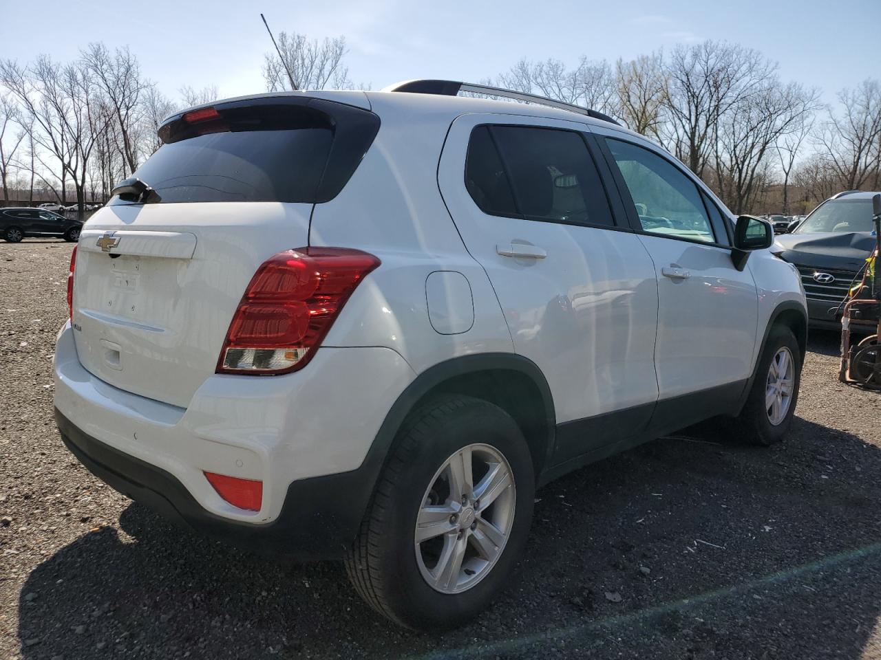 Photo 2 VIN: KL7CJPSB6MB325969 - CHEVROLET TRAX 