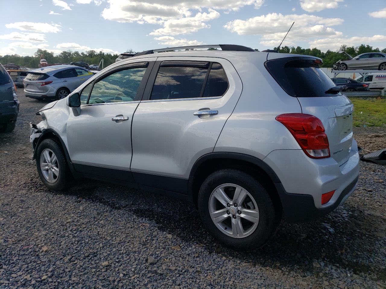 Photo 1 VIN: KL7CJPSB7JB582733 - CHEVROLET TRAX 