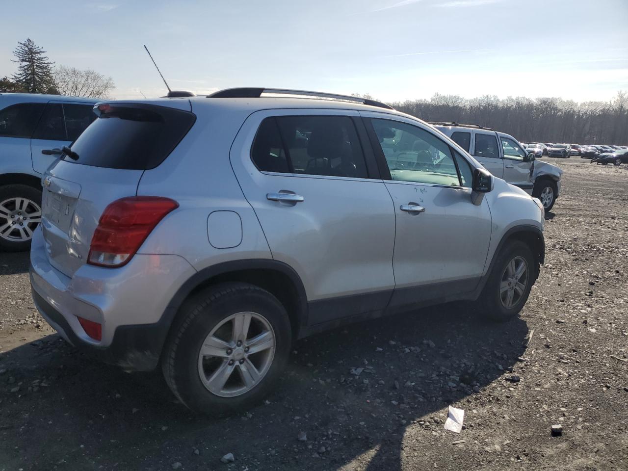 Photo 2 VIN: KL7CJPSB7JB684730 - CHEVROLET TRAX 