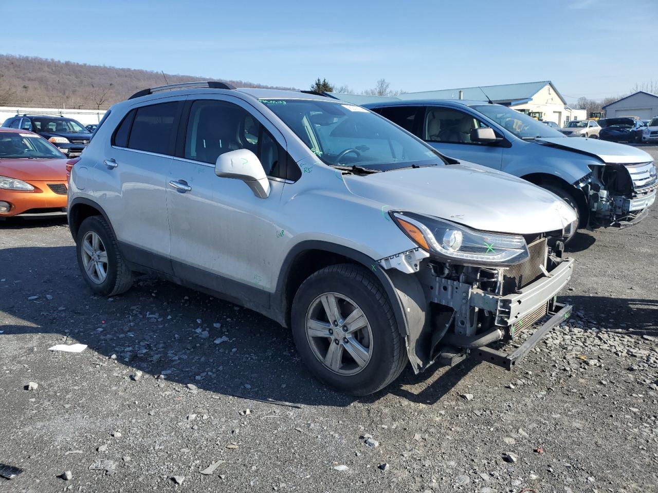 Photo 3 VIN: KL7CJPSB7JB684730 - CHEVROLET TRAX 