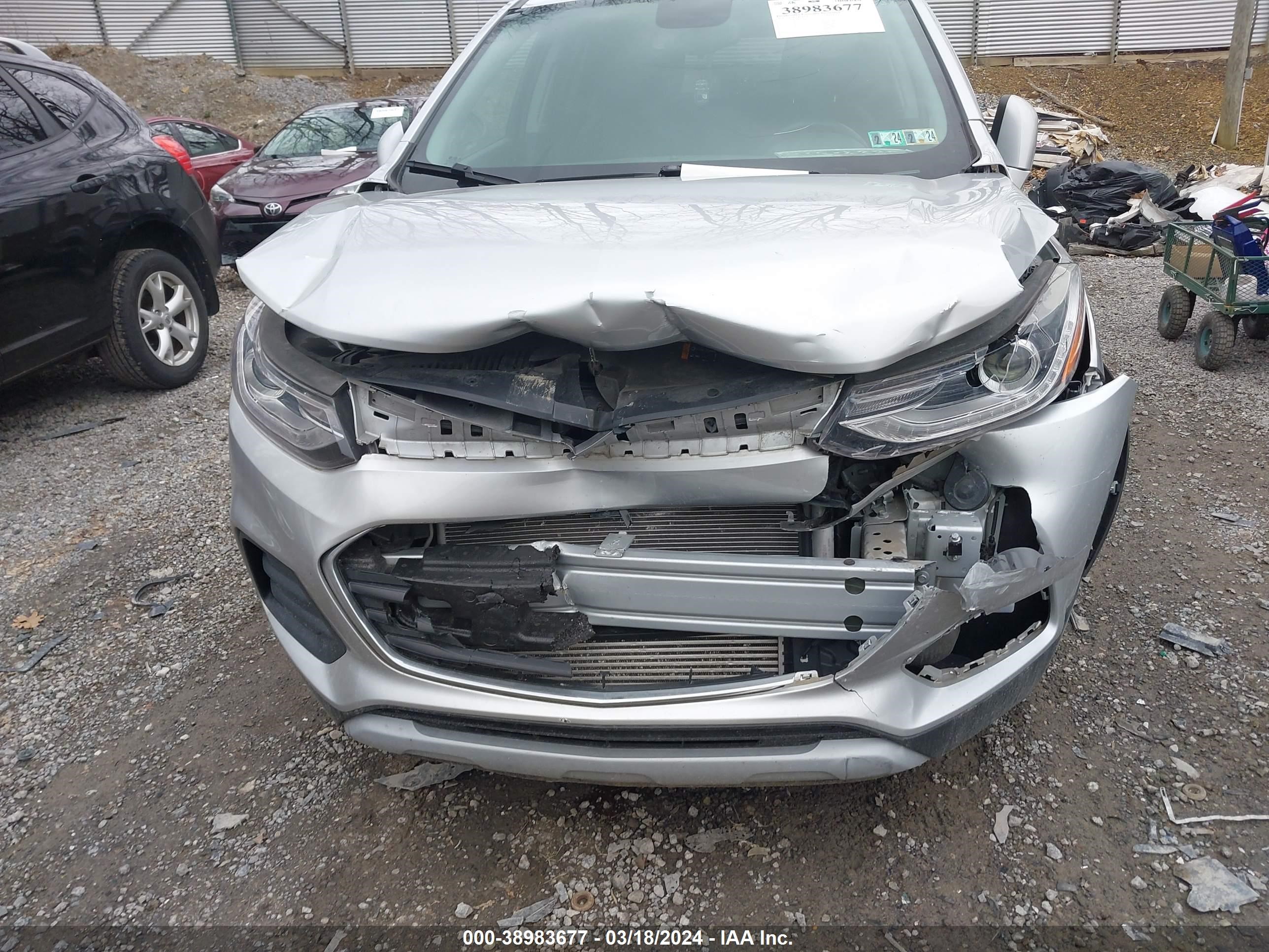 Photo 5 VIN: KL7CJPSB7JB704264 - CHEVROLET TRAX 