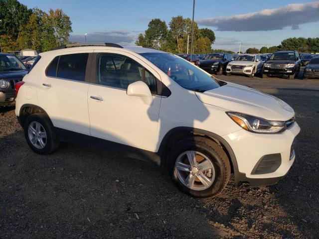 Photo 3 VIN: KL7CJPSB8JB659951 - CHEVROLET TRAX 1LT 