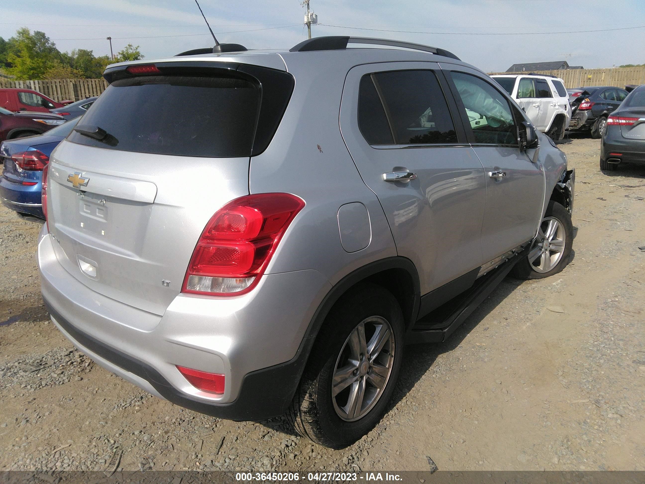 Photo 3 VIN: KL7CJPSB8JB714060 - CHEVROLET TRAX 