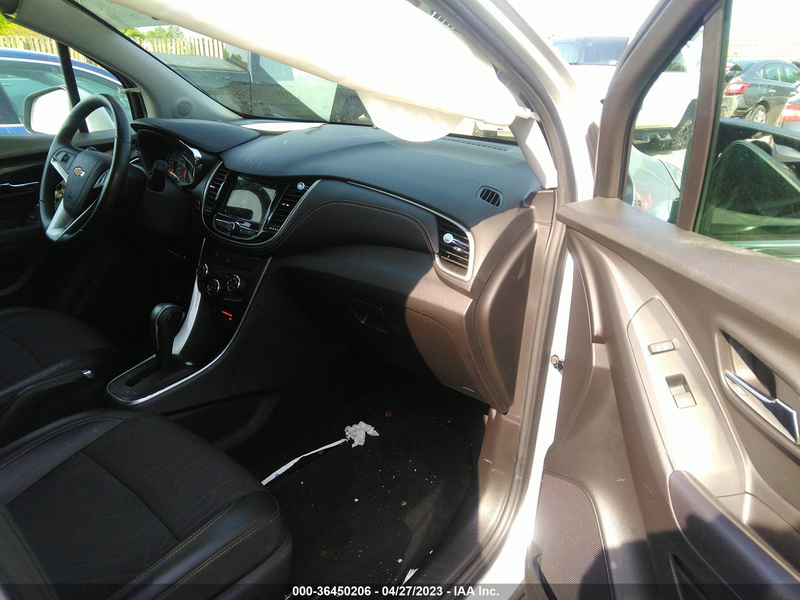 Photo 4 VIN: KL7CJPSB8JB714060 - CHEVROLET TRAX 