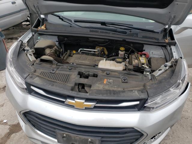 Photo 6 VIN: KL7CJPSB9JB585701 - CHEVROLET TRAX 1LT 