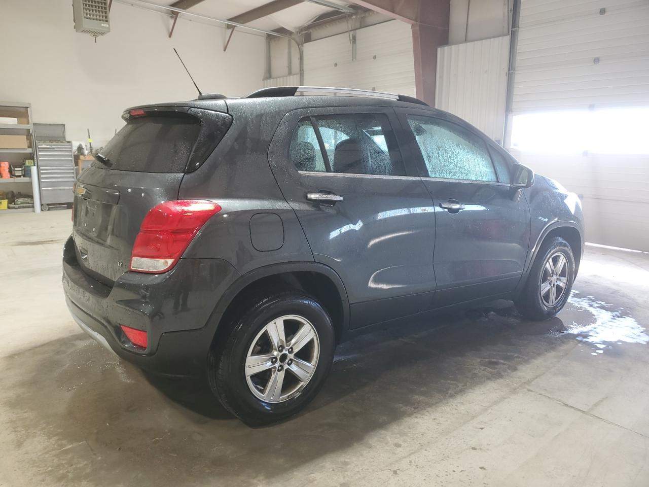 Photo 2 VIN: KL7CJPSB9JB691498 - CHEVROLET TRAX 