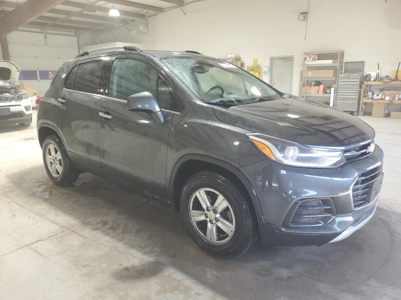 Photo 3 VIN: KL7CJPSB9JB691498 - CHEVROLET TRAX 