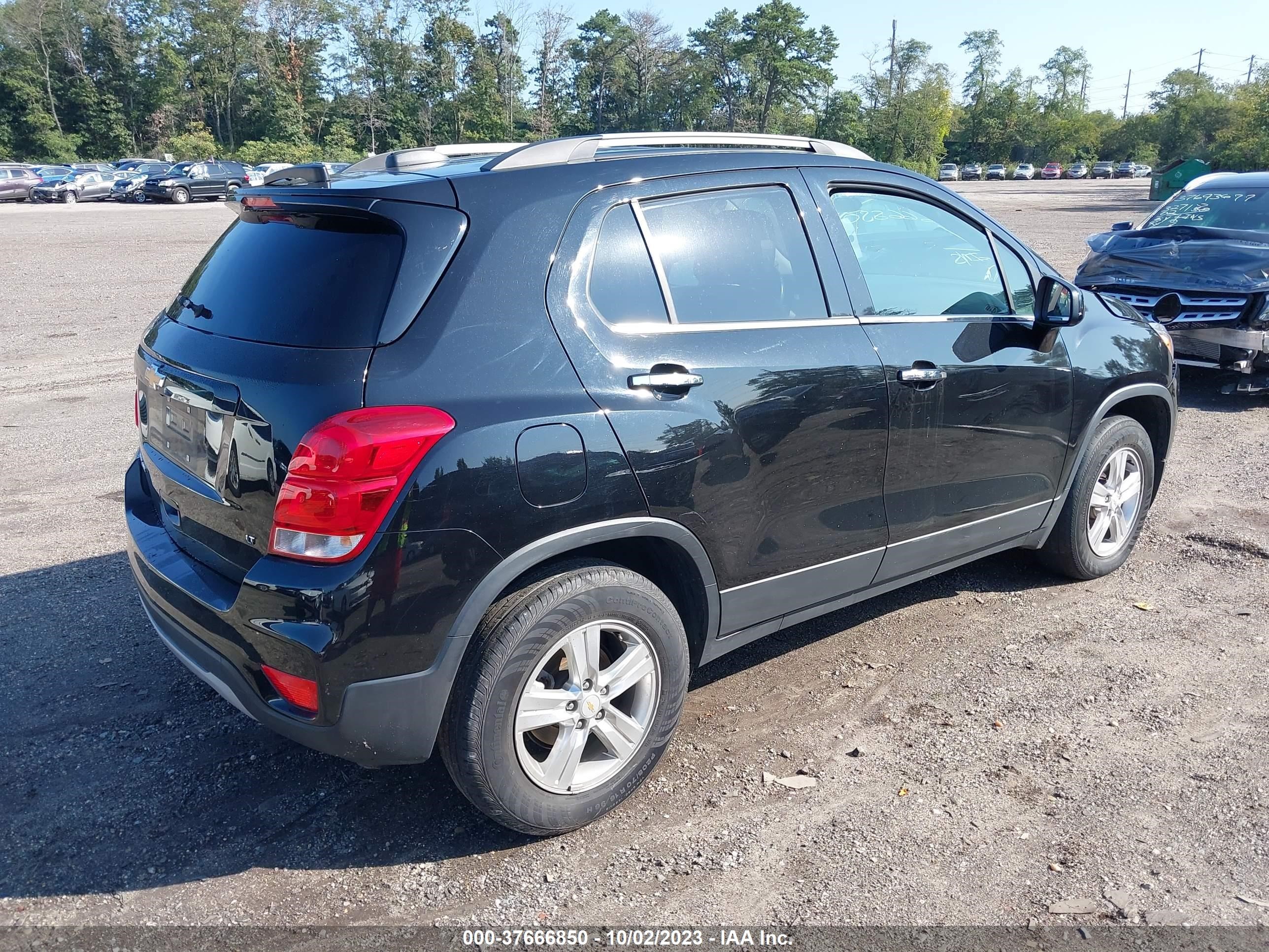 Photo 3 VIN: KL7CJPSB9KB720046 - CHEVROLET TRAX 