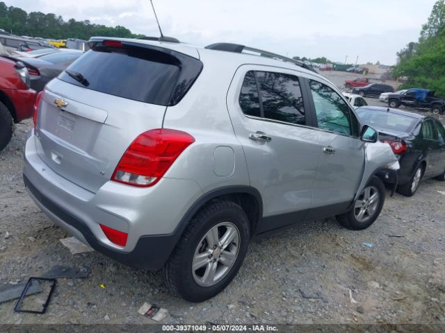 Photo 3 VIN: KL7CJPSBXJB598313 - CHEVROLET TRAX 