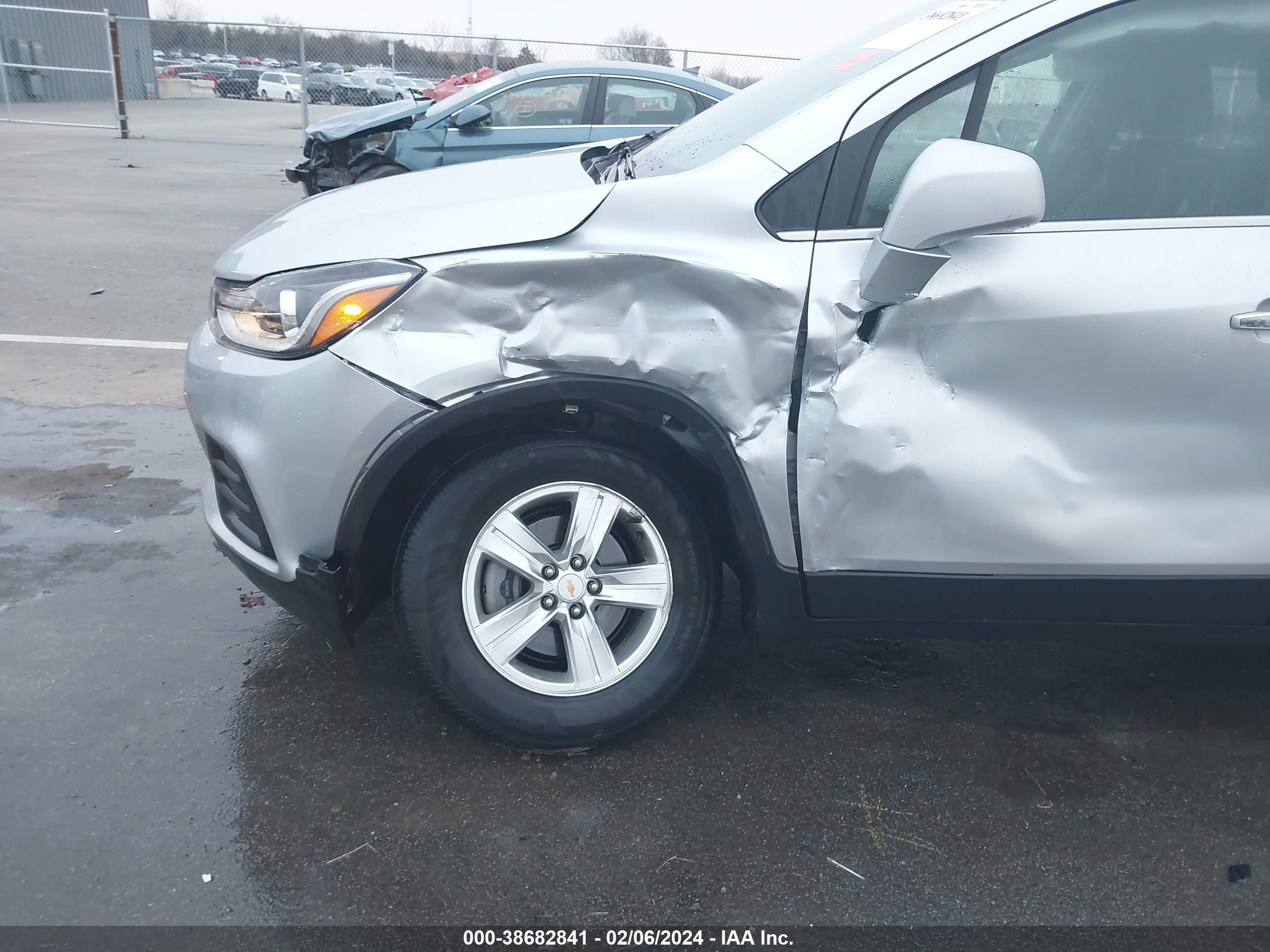 Photo 5 VIN: KL7CJPSBXKB722646 - CHEVROLET TRAX 