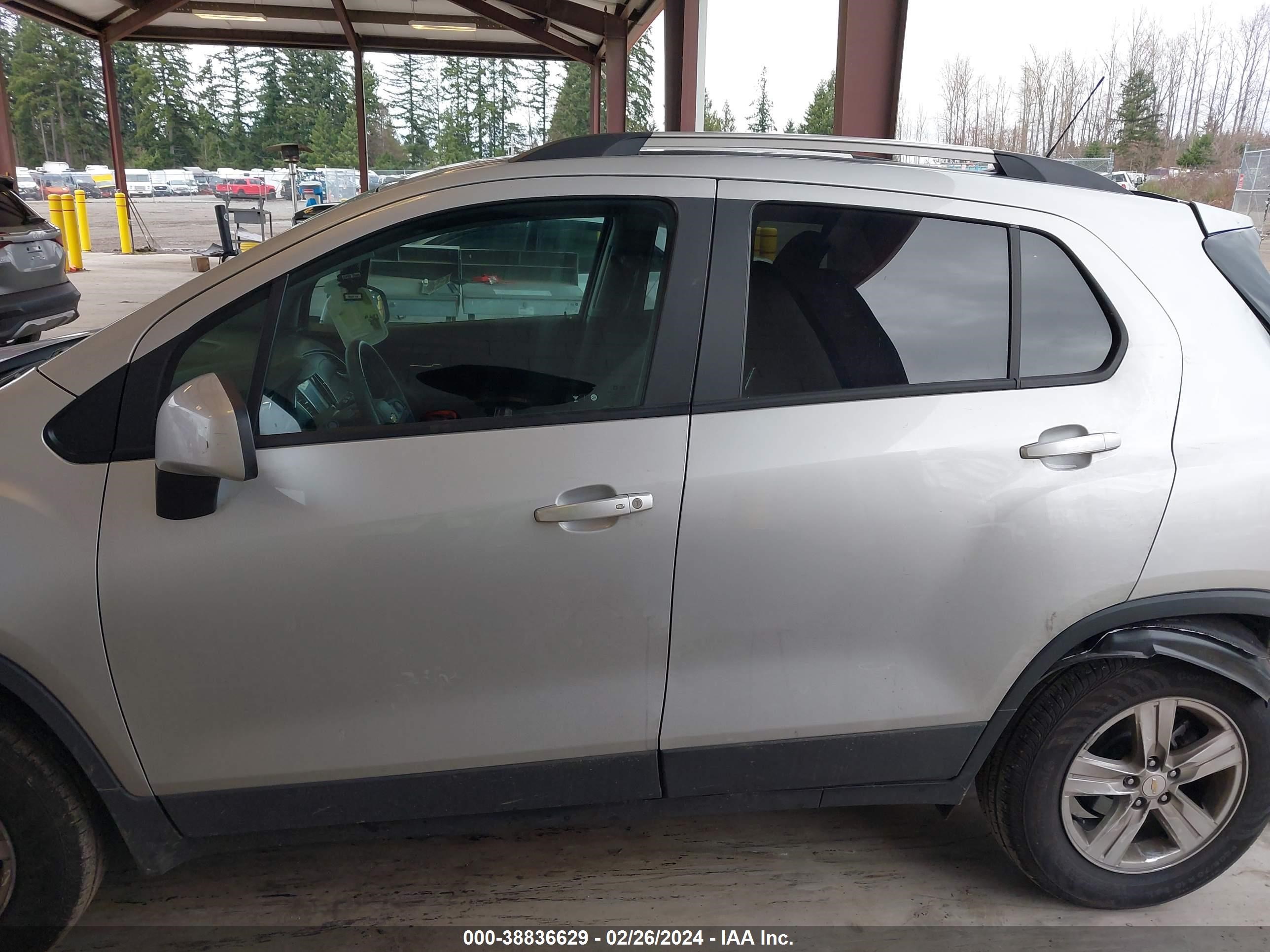 Photo 13 VIN: KL7CJPSM2NB565717 - CHEVROLET TRAX 