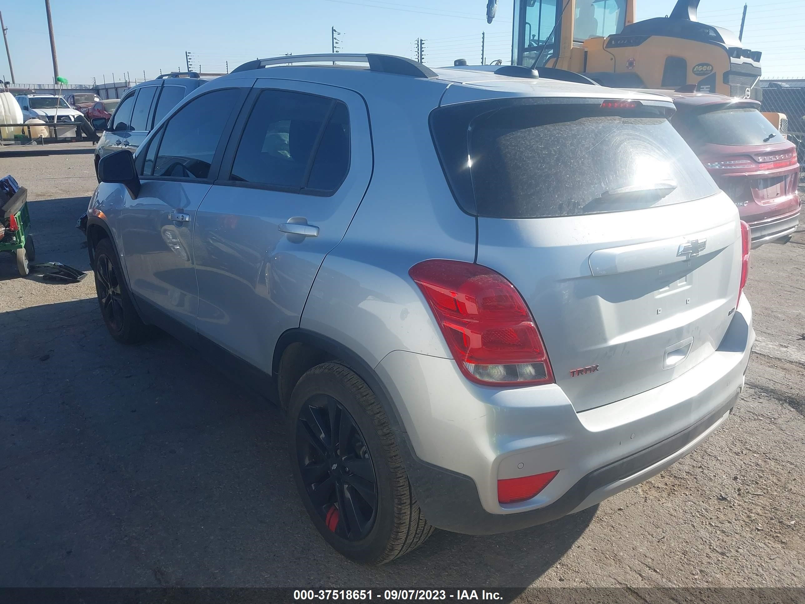 Photo 2 VIN: KL7CJPSM4MB370734 - CHEVROLET TRAX 