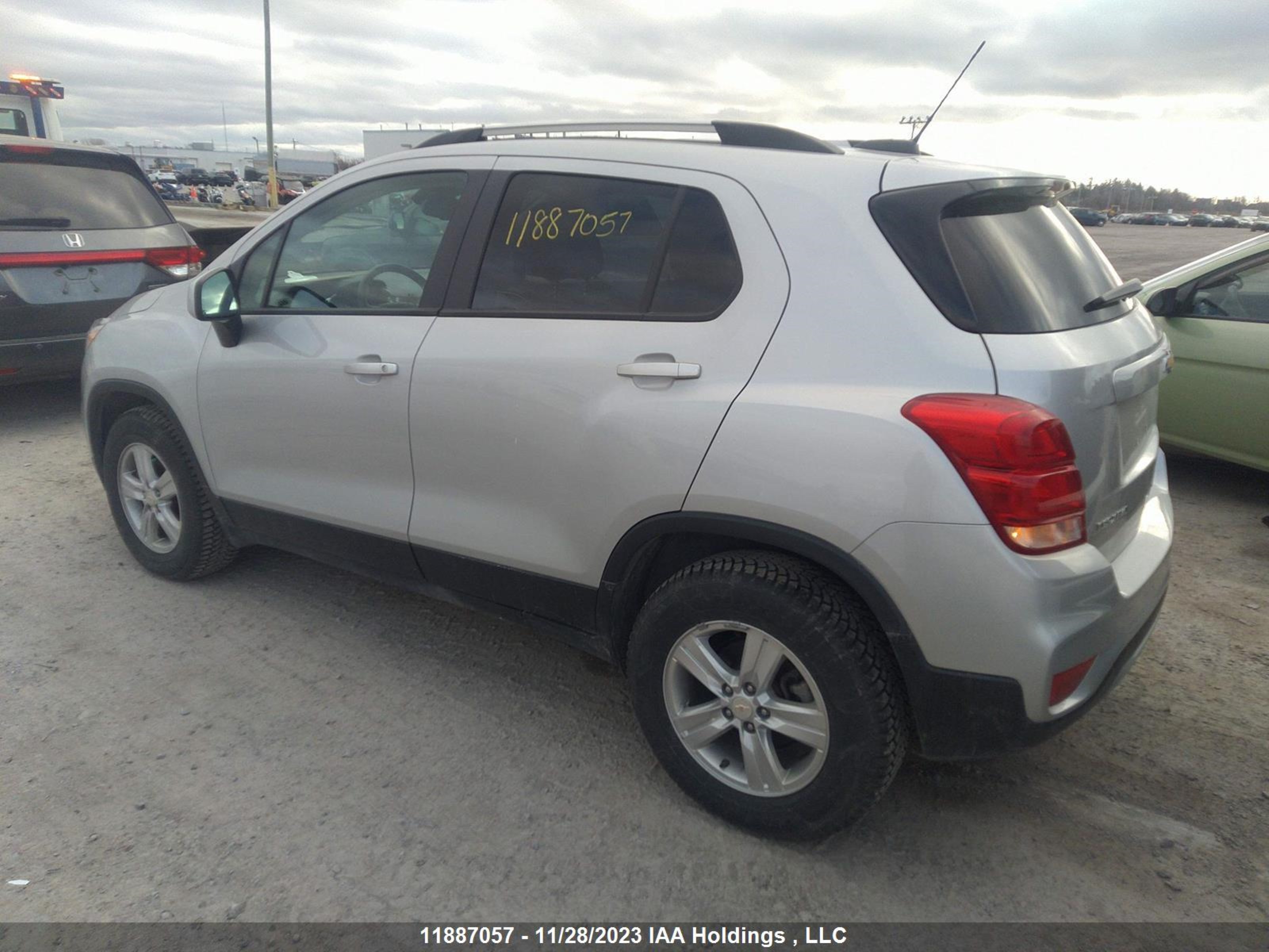 Photo 2 VIN: KL7CJPSM9MB366775 - CHEVROLET TRAX 