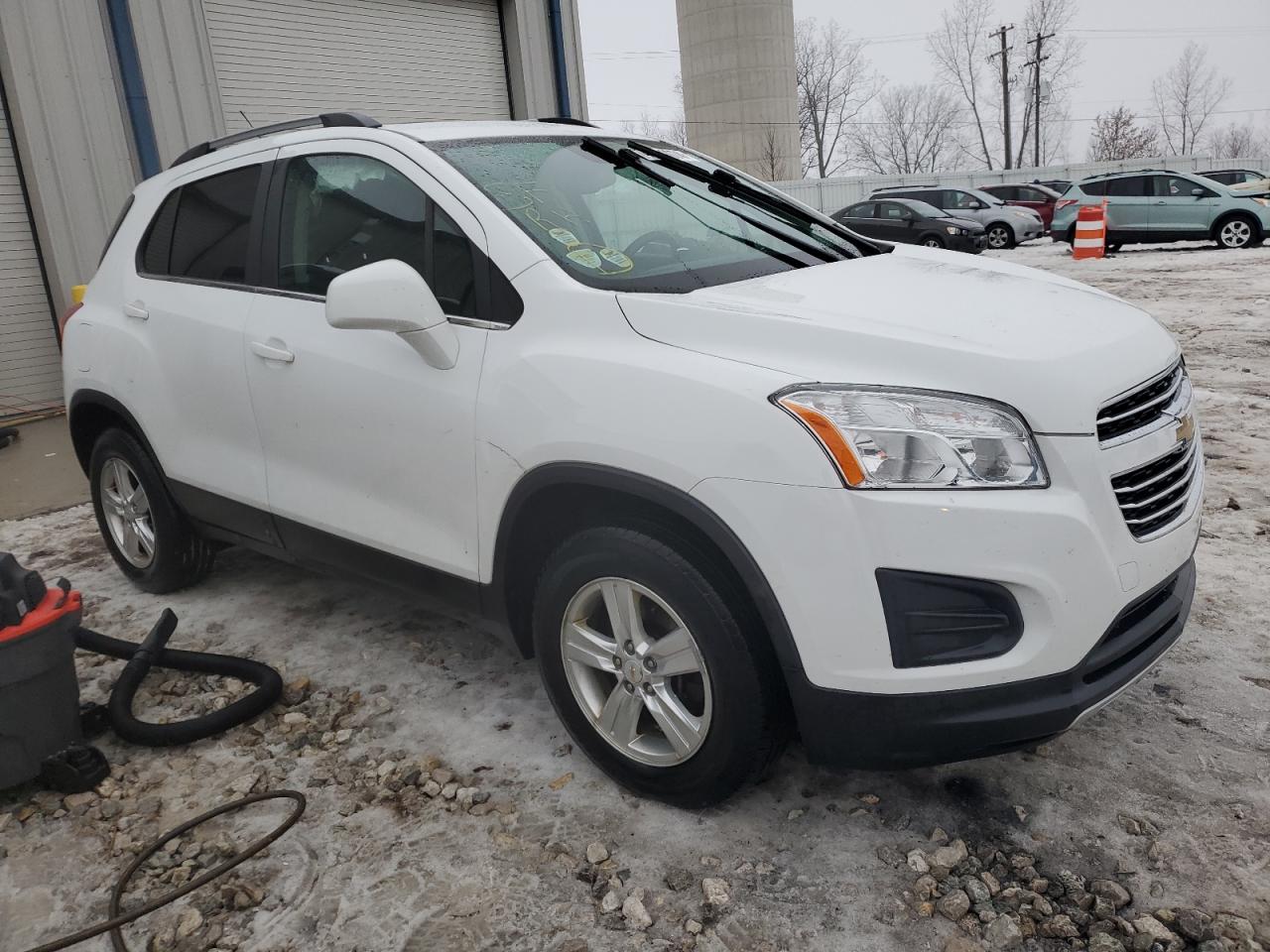 Photo 3 VIN: KL7CJRSB3FB057591 - CHEVROLET TRAX 