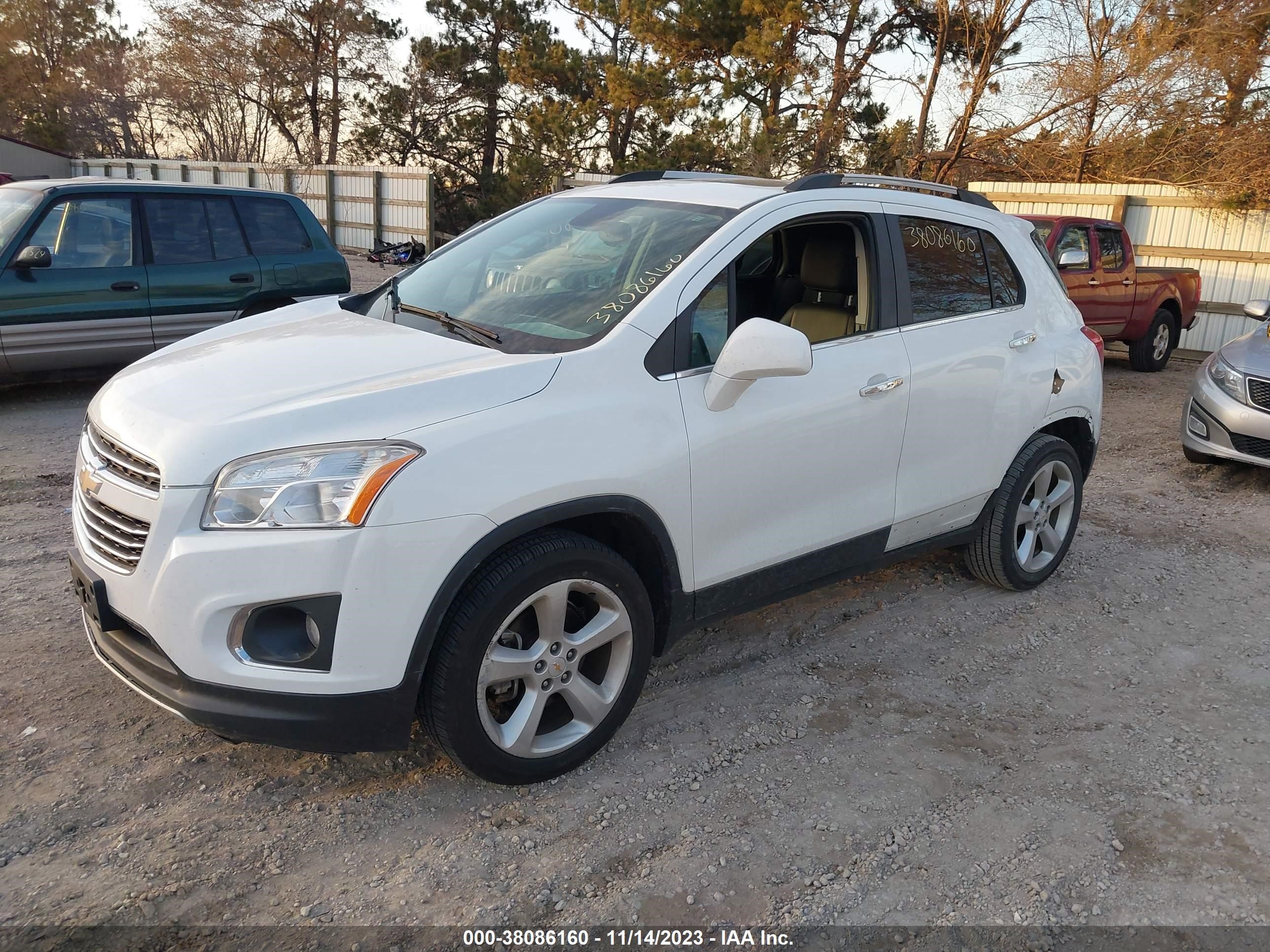 Photo 1 VIN: KL7CJTSB1FB098153 - CHEVROLET TRAX 