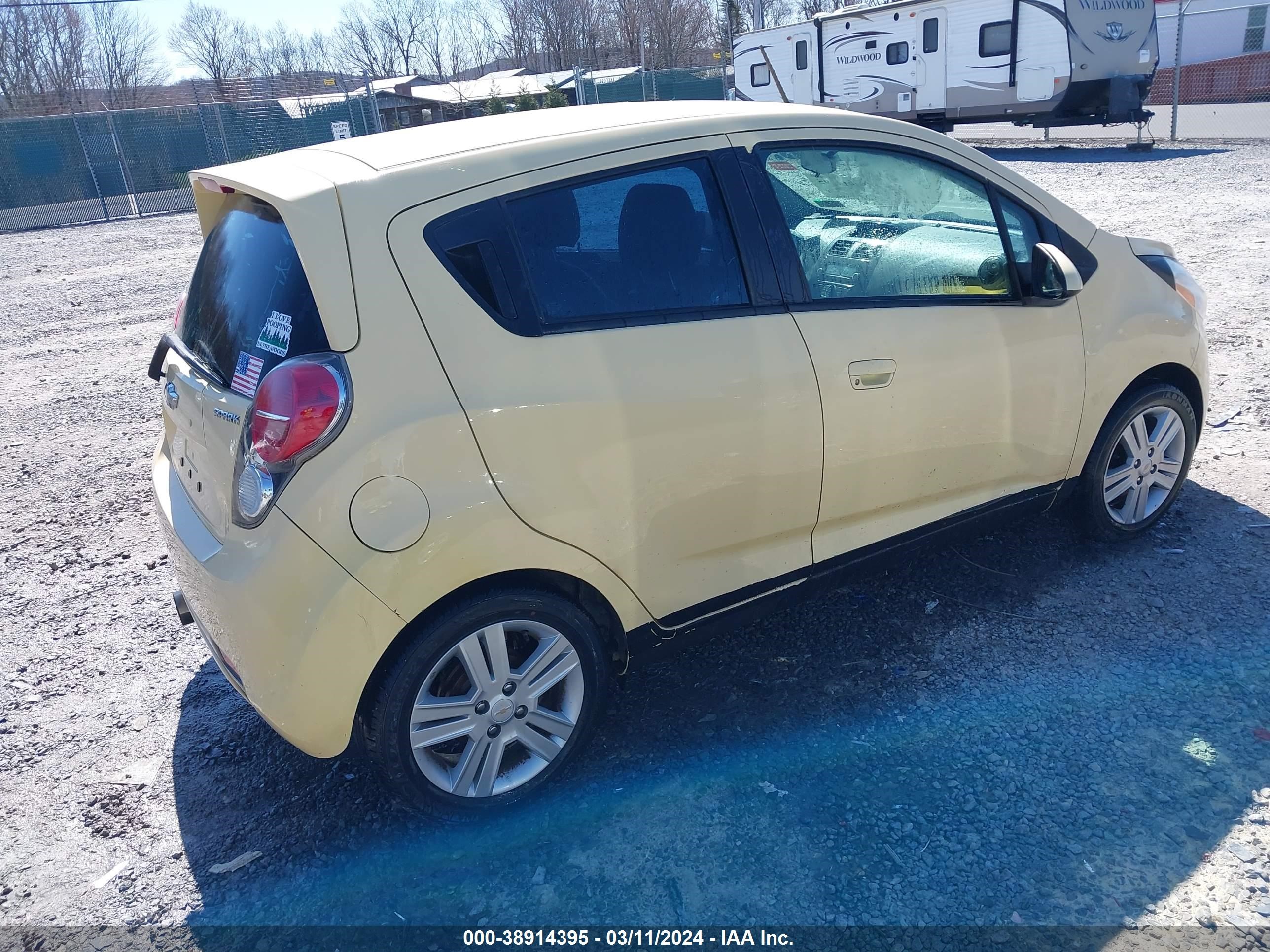 Photo 3 VIN: KL8CA6S90EC593303 - CHEVROLET SPARK 