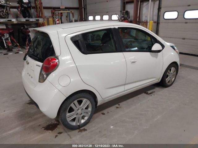 Photo 3 VIN: KL8CA6S92DC552377 - CHEVROLET SPARK 