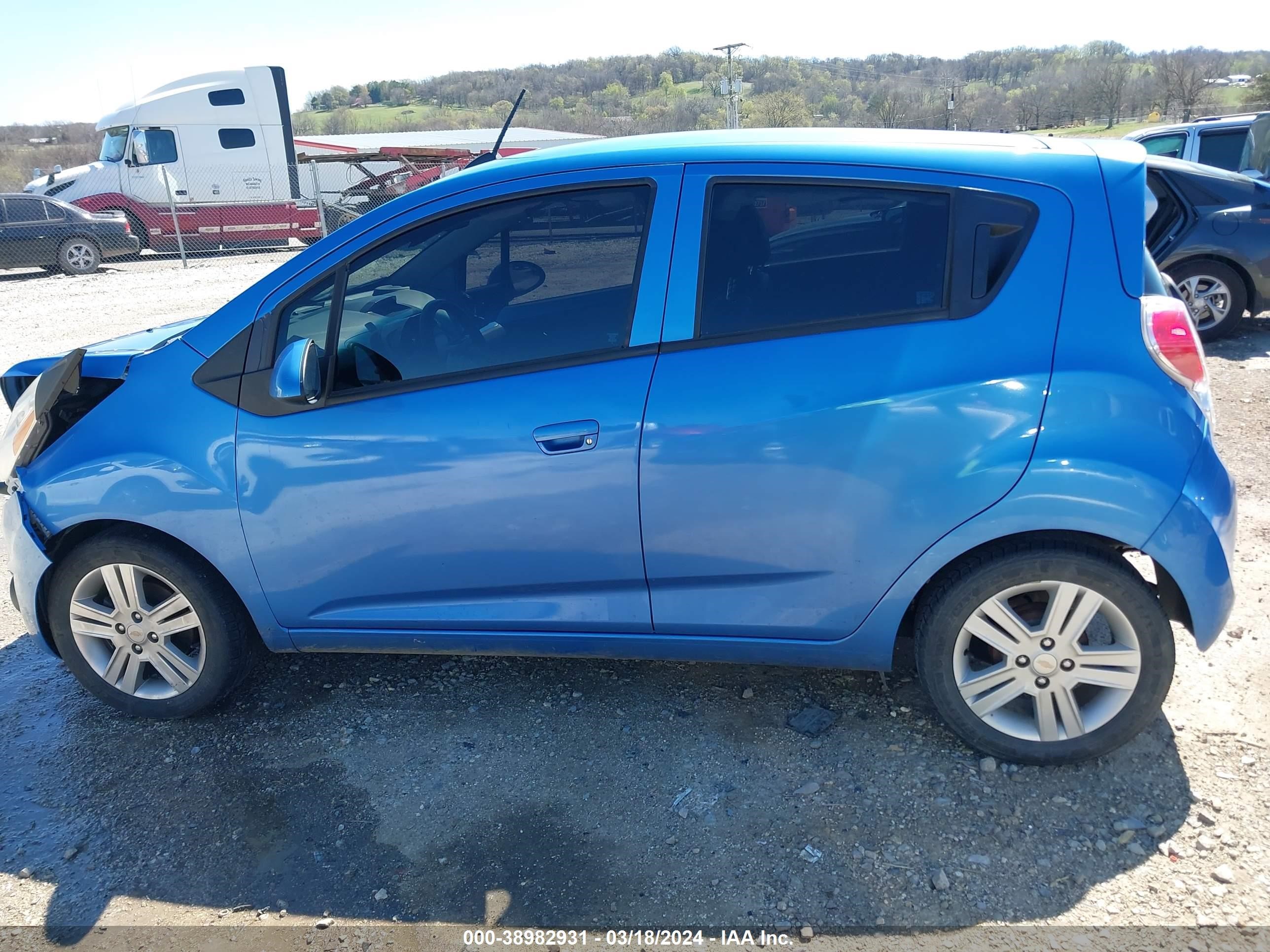 Photo 13 VIN: KL8CA6S95FC712433 - CHEVROLET SPARK 